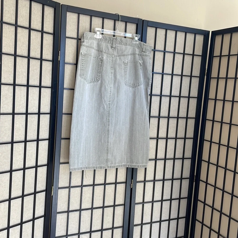 Gap skirt size 10. - Picture 4 of 5